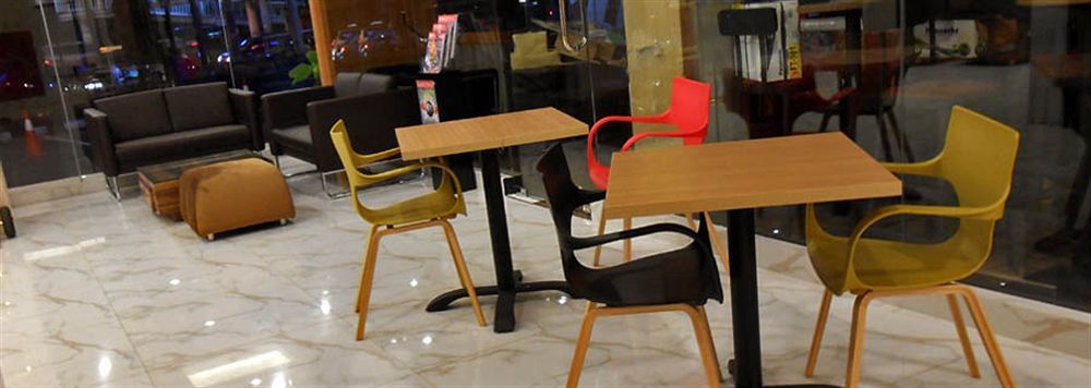 D'Primahotel Itc Mangga Dua Jacarta Exterior foto